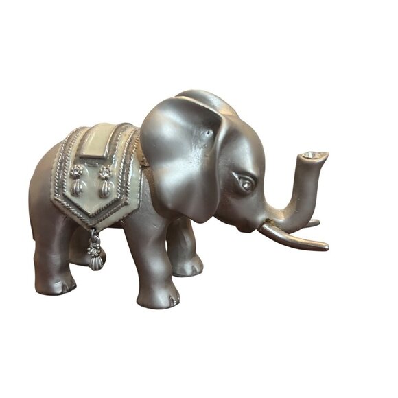 Small Elgin Solid Metal Pewter Finish Desk Clock Elephant with Gems Eyes Trunk - Picture 6 of 8